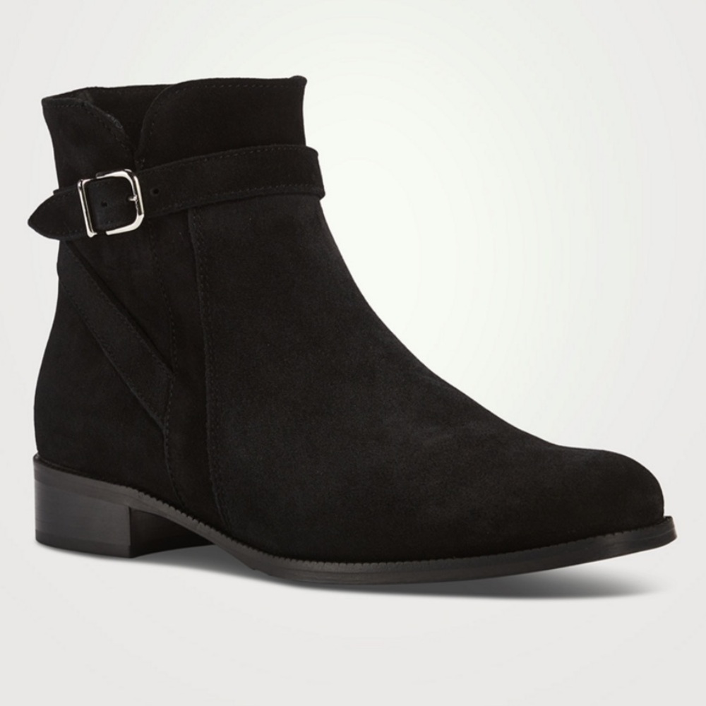 LA CANADIENNE Suri Black Suede Ankle Boots 8.5 EUC